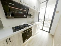 ���@����