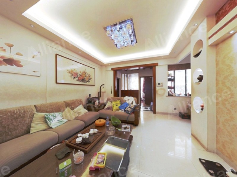 ���A����