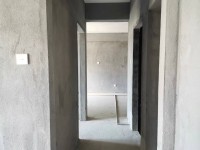 ���\������